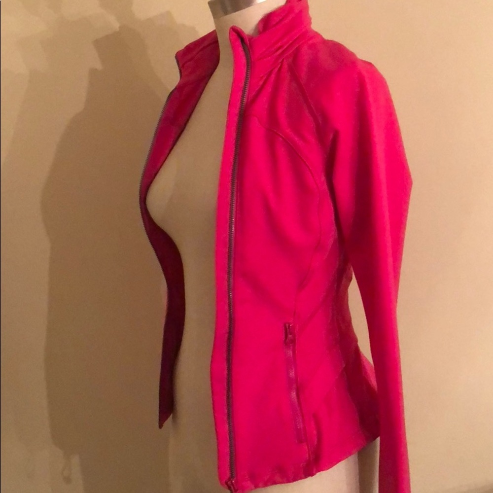 Lululemon hustle in your bustle pink jacket